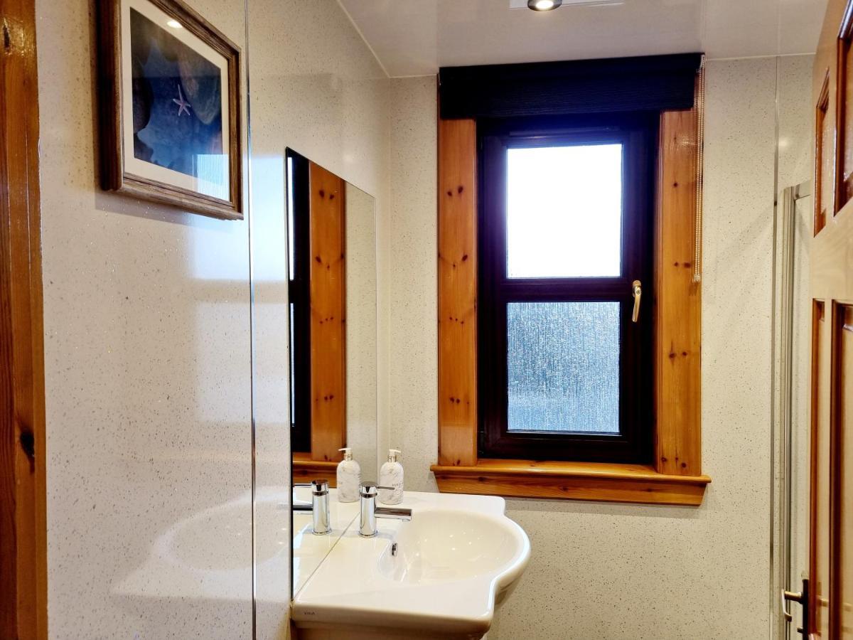 Inverness City 3 Bedroom House Free Parking Esterno foto